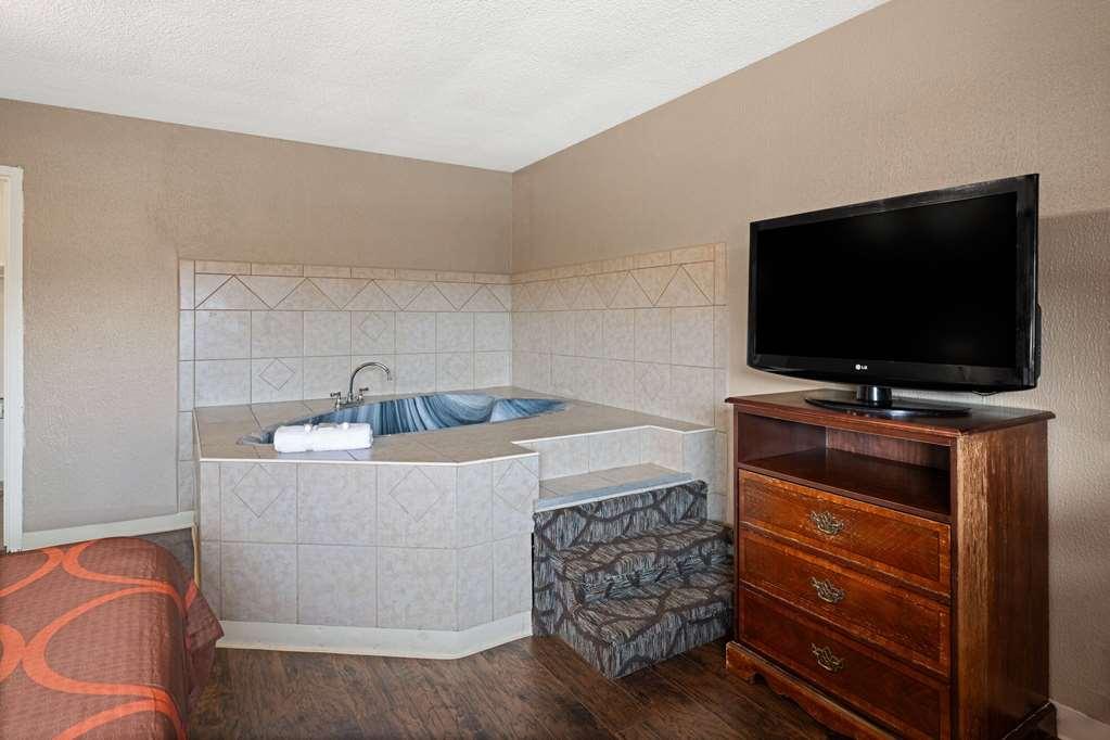 Rodeway Inn Youngstown Bilik gambar