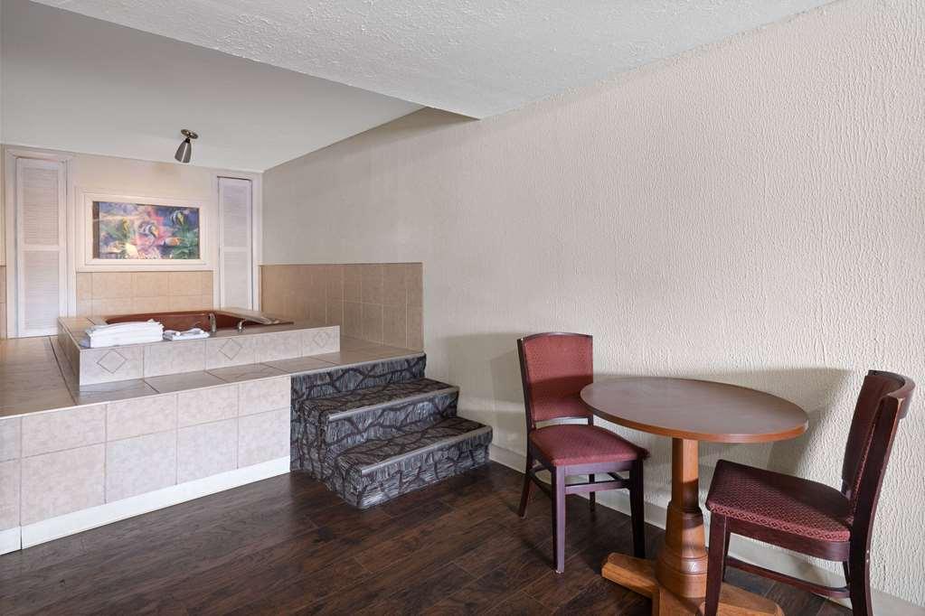 Rodeway Inn Youngstown Bilik gambar
