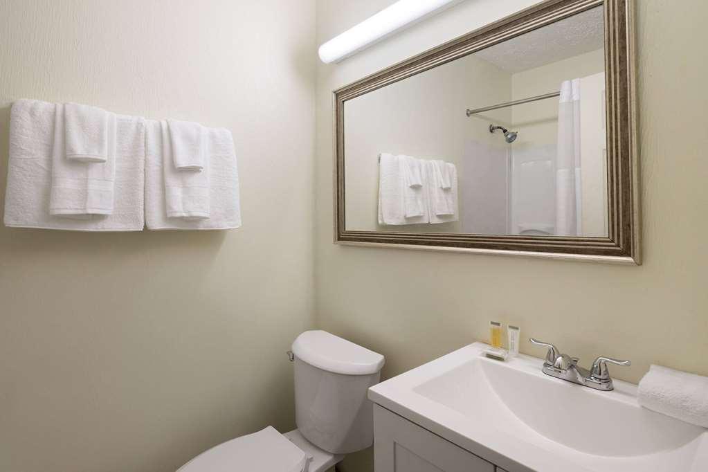 Rodeway Inn Youngstown Bilik gambar